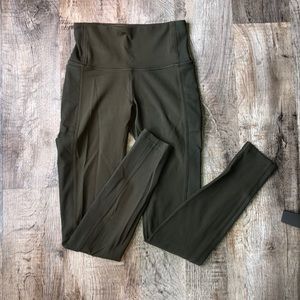 Hardly worn Lululemon leggings with ribbed detail